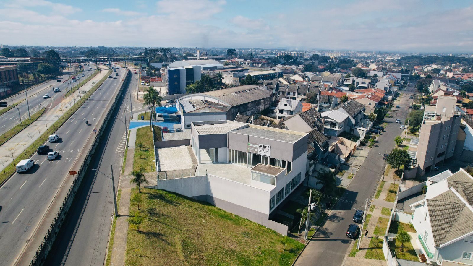 LOJAS 74 a 442m² - Tarumã – foto 1