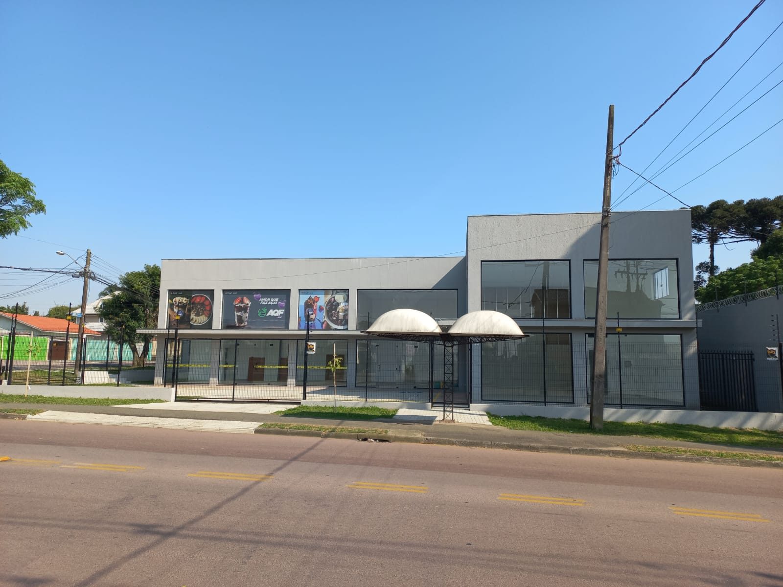 LOJAS 230m² – BOQUEIRÃO – foto 1
