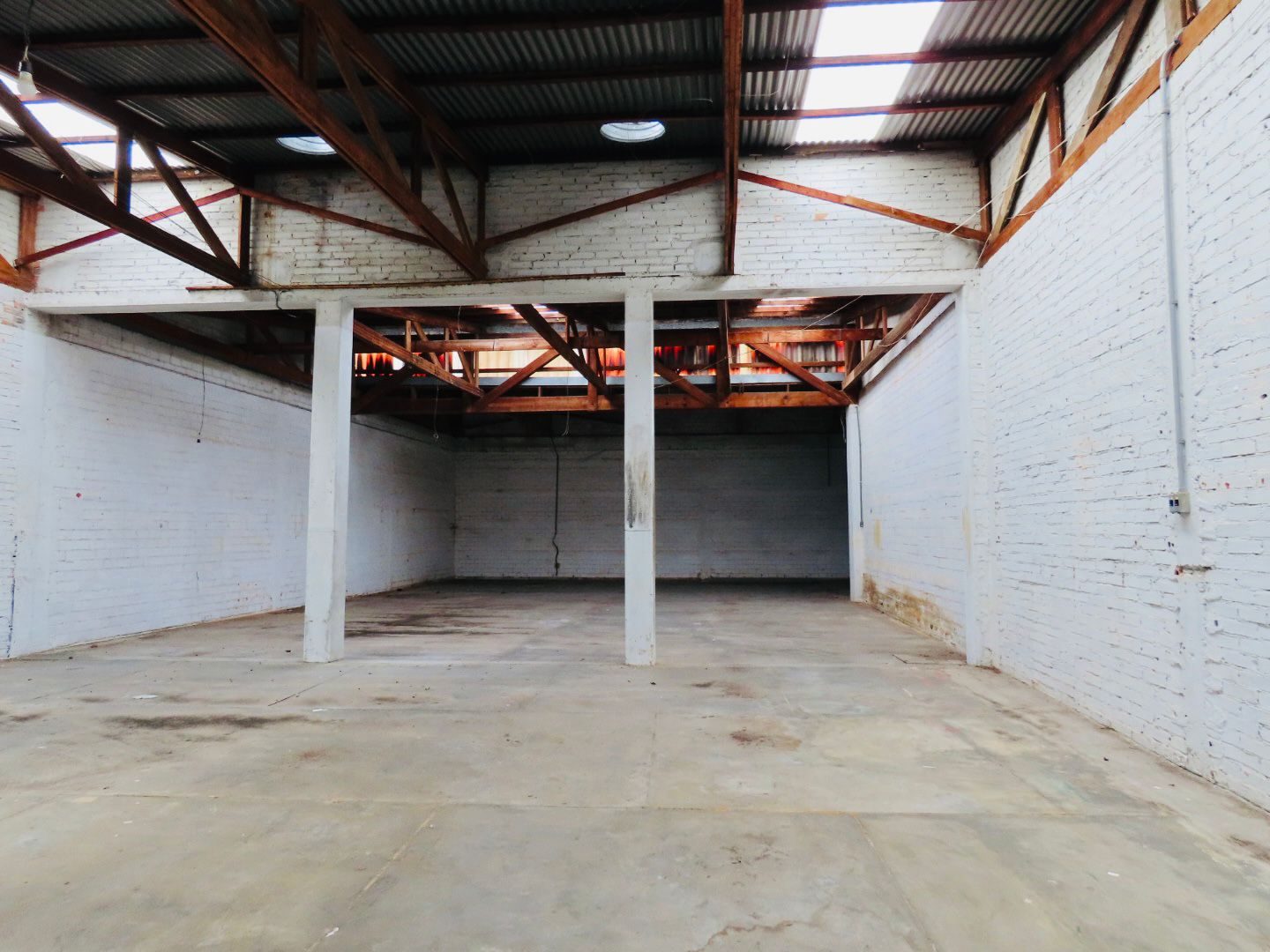 BARRACÃO 750m² – REBOUÇAS – foto 10