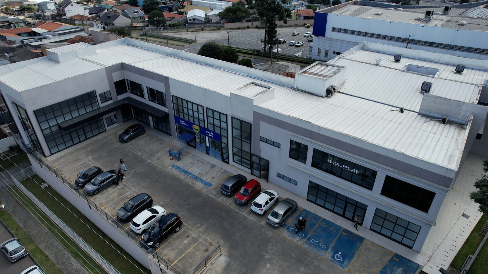 LOJAS 92m² a 445m² – Pinheirinho – foto 1