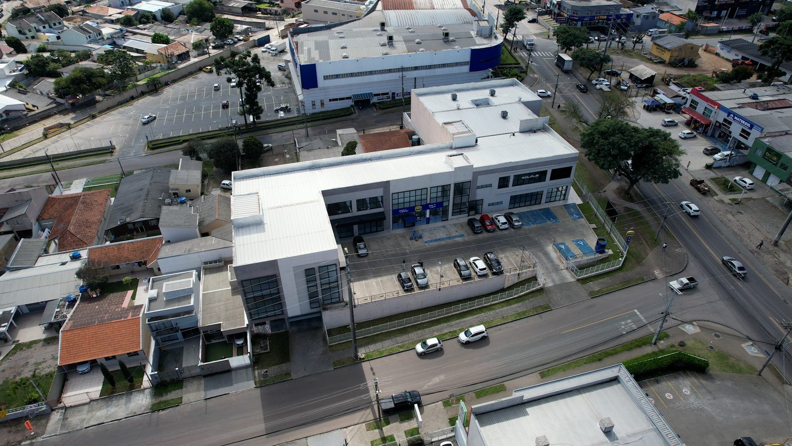 LOJAS 92m² a 445m² – Pinheirinho – foto 2