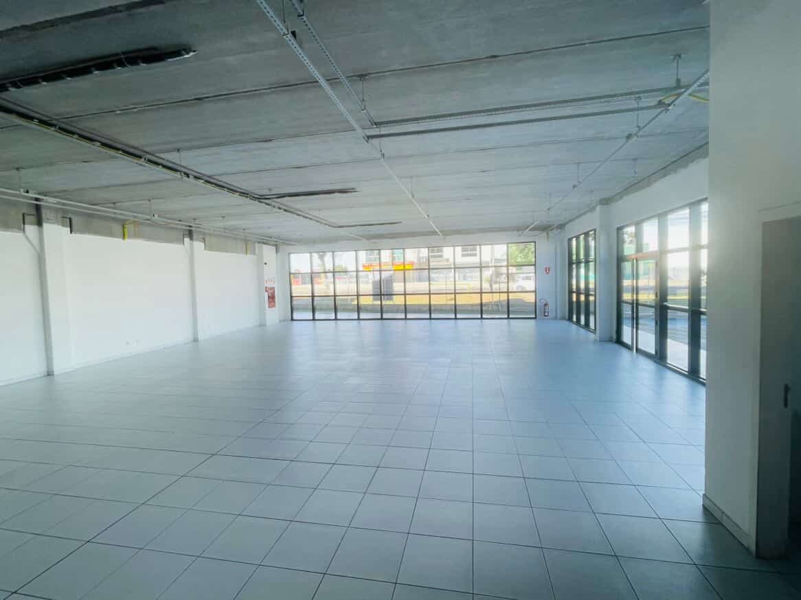 LOJAS 92m² a 445m² – Pinheirinho – foto 19